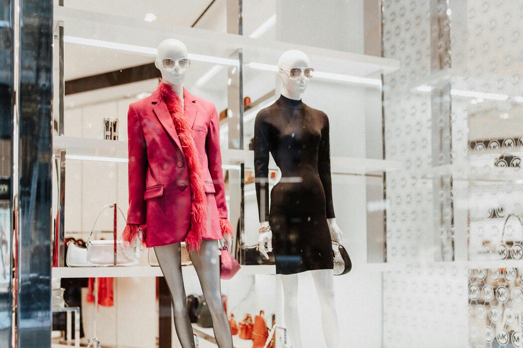Jenseits des Etiketts: Erschwingliche Looks, Unvergesslicher Stil